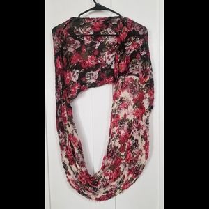 🌹Pink, Green, and Cream Floral Infinity Scarf